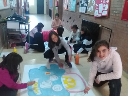 2016_12_Preparando decorados por Navidad_Sexto 1