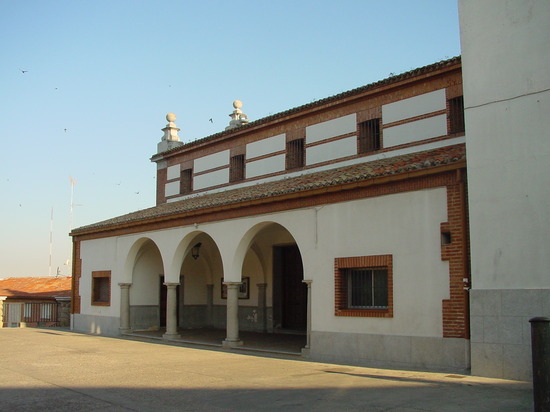 Lateral de iglesia en Pozuelo de Alarcón