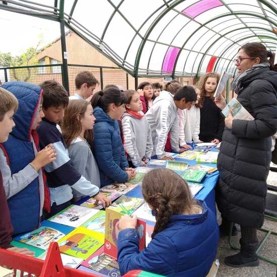 2019_04_05_Quinto A en la miniferia del libro_CEIP FDLR_Las Rozas  5