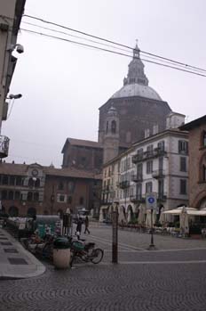 Vista posterior del Duomo, Pavía