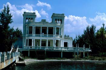 Casa en la costa, Cuba