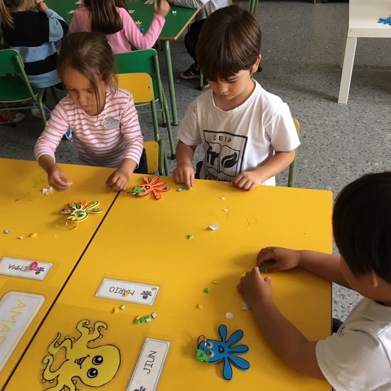 2018_06_25_Los pulpos despiden el curso con llaveros para el verano... 6