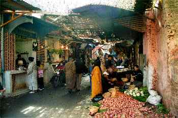 Mercado callejero de alimentación, Marrakech, Marruecos
