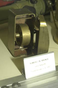 Gomero de bronce para telégrafo, Museo del Aire de Madrid