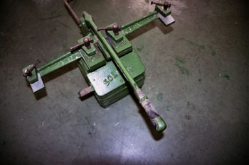 Soldador de cuña con presión a tenaza