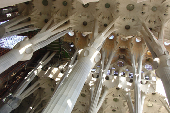 Interior del Pabellón Blanco, Sagrada Familia, Barcelona