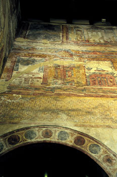 Fragmento de la pintura del transepto de San Julián de los Prado