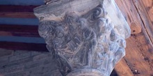 Capitel de una columna de la Catedral de Jaca, Huesca