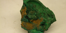 Pseudomalaquita (verde oscuro)