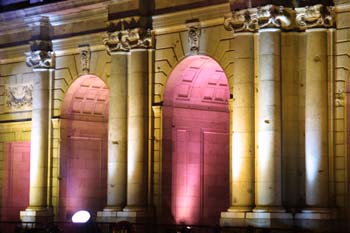 Arcos de la Puerta de Alcalá iluminados