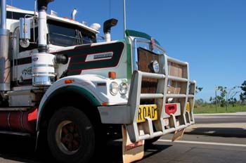 Road Train en plena marcha, Australia