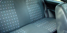Asiento trasero de coche