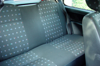 Asiento trasero de coche