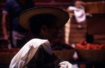 Hombre con sombrero en San Cristóbal de las Casas, México