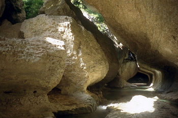 Cavidades rocosas en el río Vero, Huesca