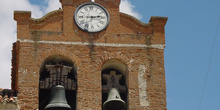 Campanario de iglesia en Estremera