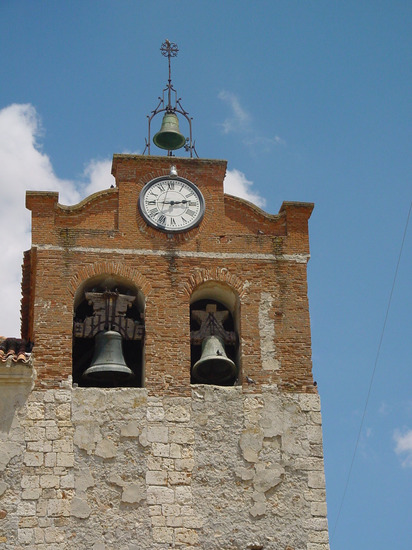 Campanario de iglesia en Estremera