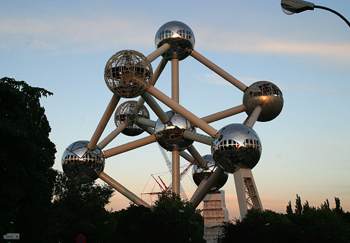 El Atomium (en restauración), Bruselas, Bélgica