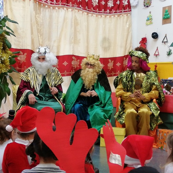 VISITA REYES MAGOS. 1. 18-19 35