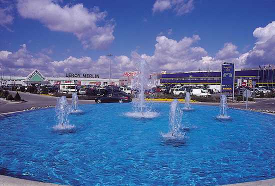 Fuente en zona comercial de San Sebastián de los Reyes