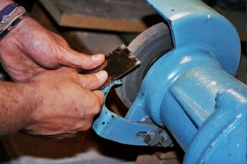 Afilado de una cuchilla de cepillo