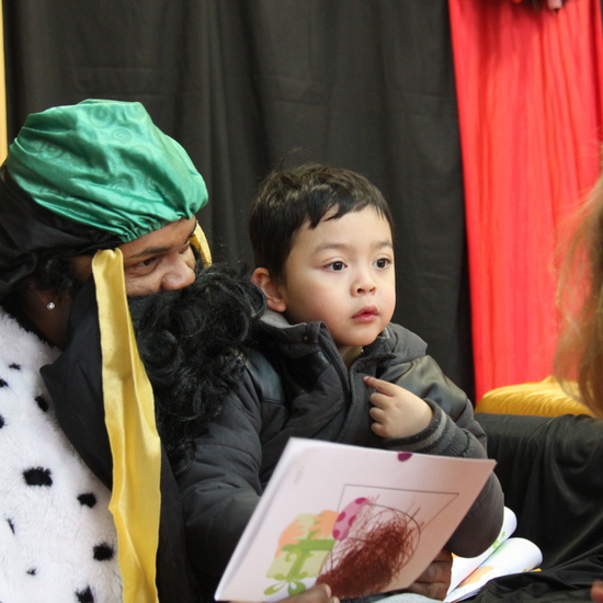 Visita de sus Majestades los Reyes Magos al colegio Luis Bello en moto 2018 43