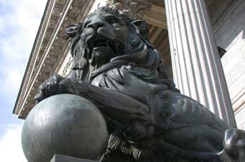 León del Congreso de los Diputados