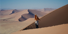 Persona en el desierto, Namibia