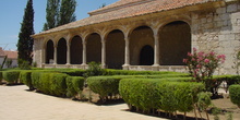 Patio con pórtico y arcos en Torres de la Alameda