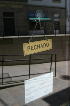 Cartel que indica cerrado, Santiago de Compostela, La Coruña, Ga