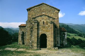 Vista desde el nártex de la fachada de la iglesia de Santa Crist
