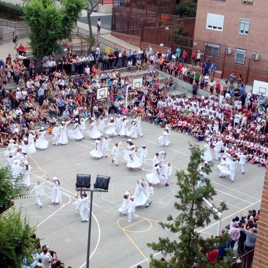 FIESTA FIN CURSO EN EL HOSTOS. UNIENDO CULTURAS 5