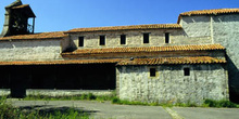 Detalle del edificio de la iglesia de Santiago de Gobiendes, Col