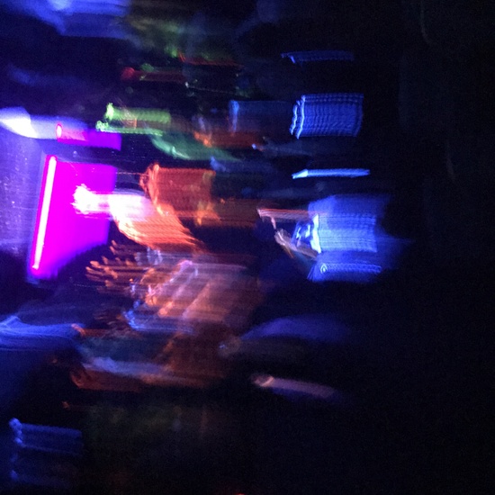 Pintamos con luz negra 4