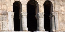 Ventana Trifora de Santa María del  Naranco, Oviedo, Principado