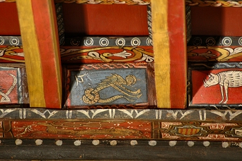 Detalle de pintura en alfarje. Pájaro-reptil, Huesca