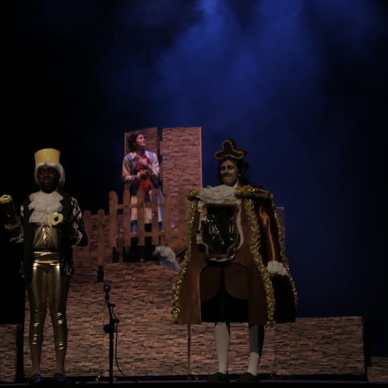 La Bella y la Bestia - Musical del Grupo de Teatro del IES Nicolás Copérnico 21