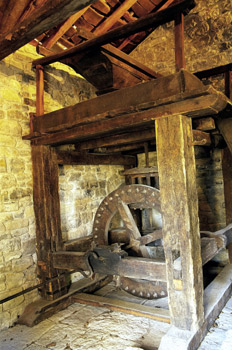 Pisón o molino de rabilar, Museo del Pueblo de Asturias, Gijón