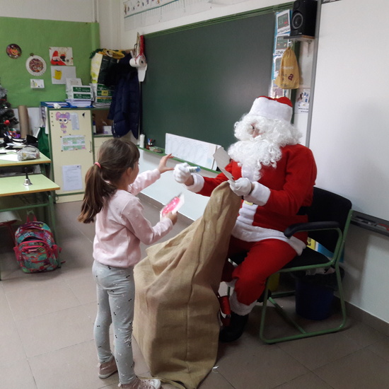 Santa Claus comes to School 16