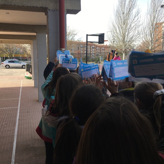 Concurso de microcuentos en formato Tweet 7