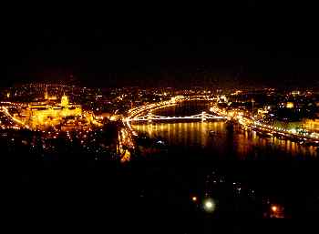 Danubio y Citadela de noche, Budapest, Hungría