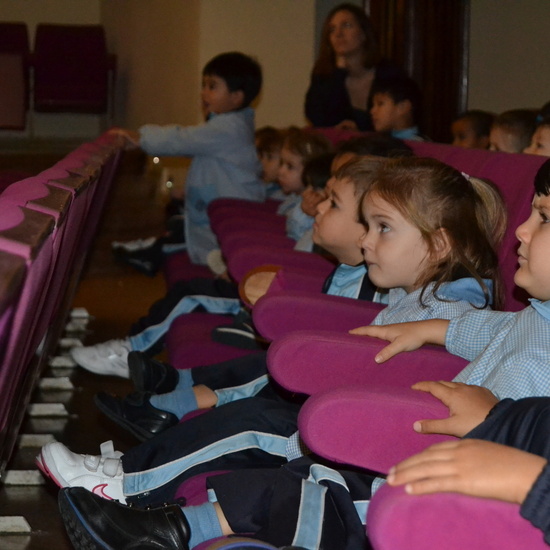 TEATRO LA CHARLOJA. “KAMELOT” 2