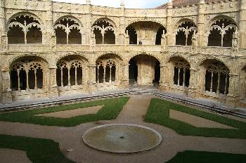Patio interior, Monasterio de los Jerónimos, Lisboa, Portugal
