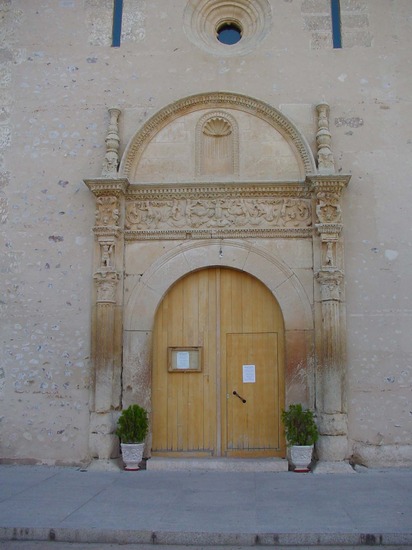 Puerta de iglesia en Valdetorres del Jarama