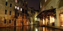 Trasera del Teatro Fenice, Venecia