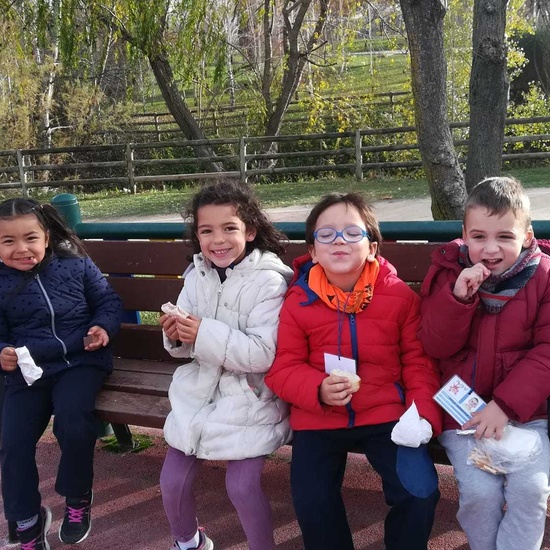 2019_12_18_Los monos azules visitan a la mujer gigante_CEIP FDLR_Las Rozas 9