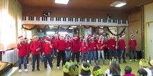 3º A santa, Santa