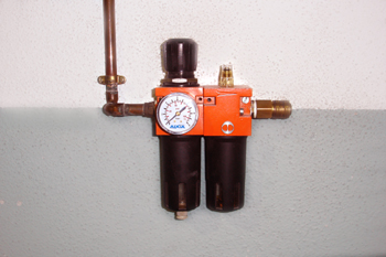 Grupo regulador de presión y lubricador