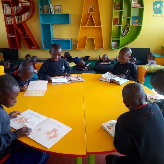 2019_10_10_Biblioteca de Kumwenya School_CEIP FDLR_Las Rozas 5