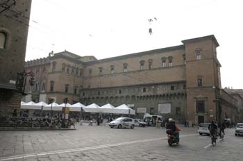 Palazzo della borsa, Bolonia